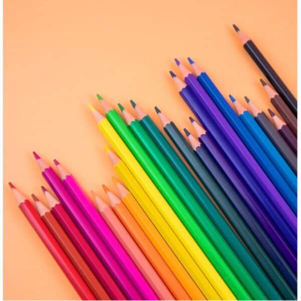 צבעי עפרון בגדלים שונים