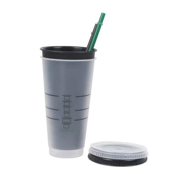 כוסות שקופות לקפה קר של סטארבאקס עם הלוגו